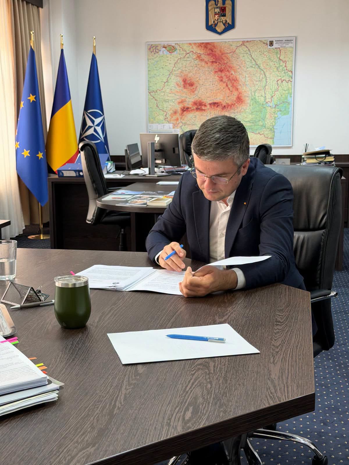 Ministrul Economiei, Irineu Darau, a semnat ordinul pentru infiintarea Consiliului Strategic pentru Transformare Digitala