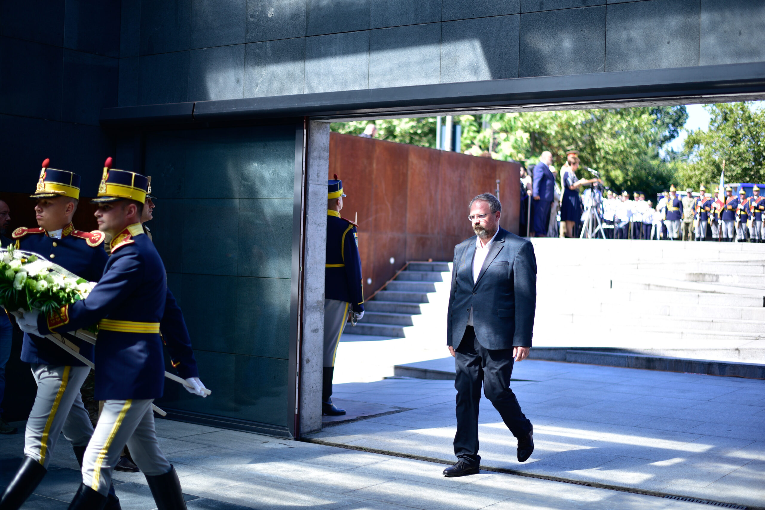 Comemorarea nu se rezumă la un gest de protocol. Este o responsabilitate.
